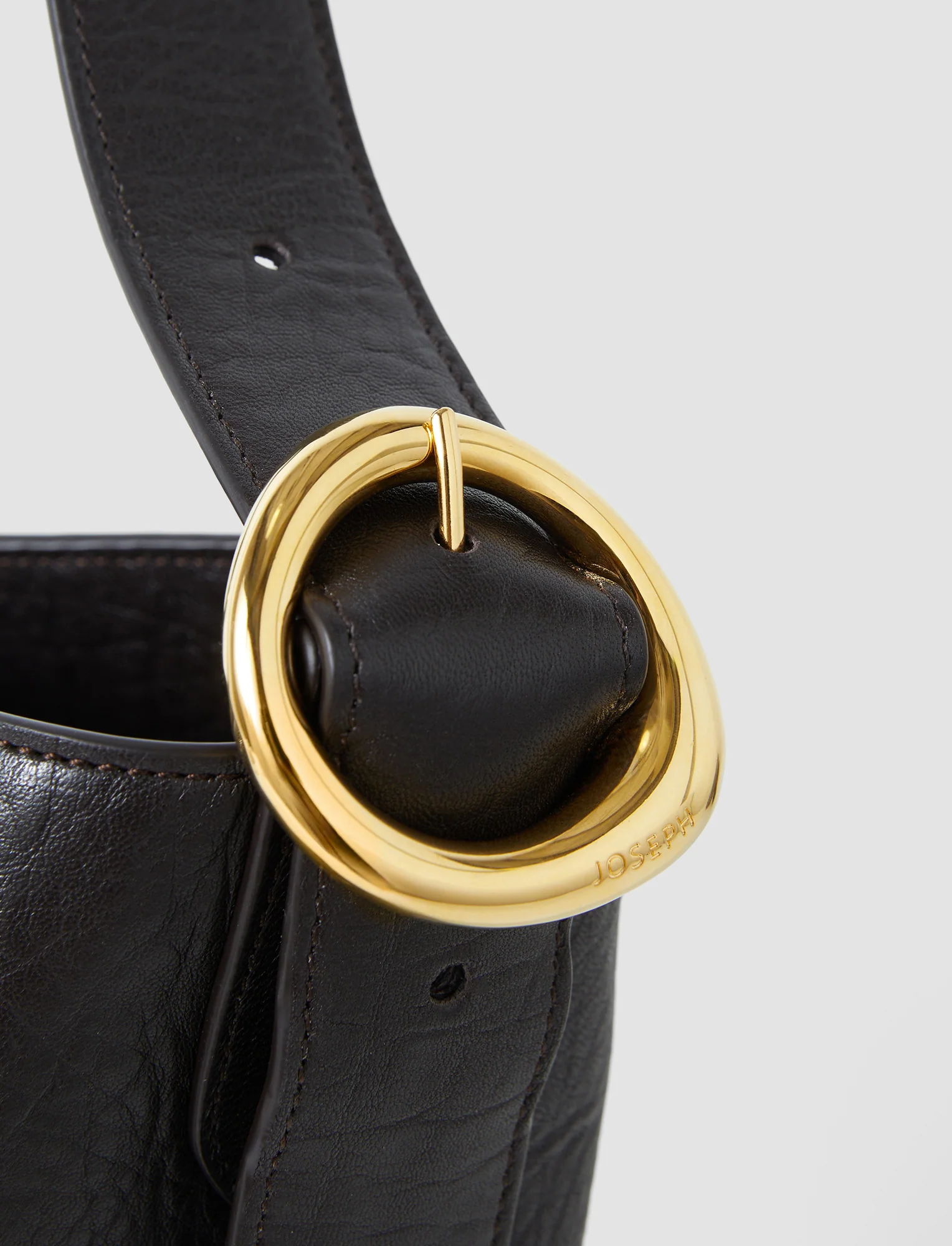 Bucket Pebble Leather Bag - Image 6