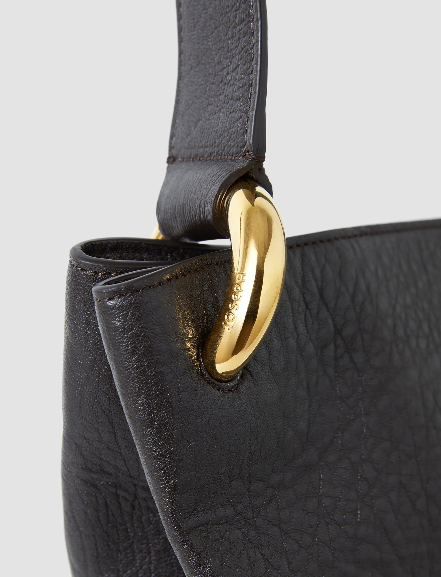 Bucket Pebble Leather Bag - Image 7