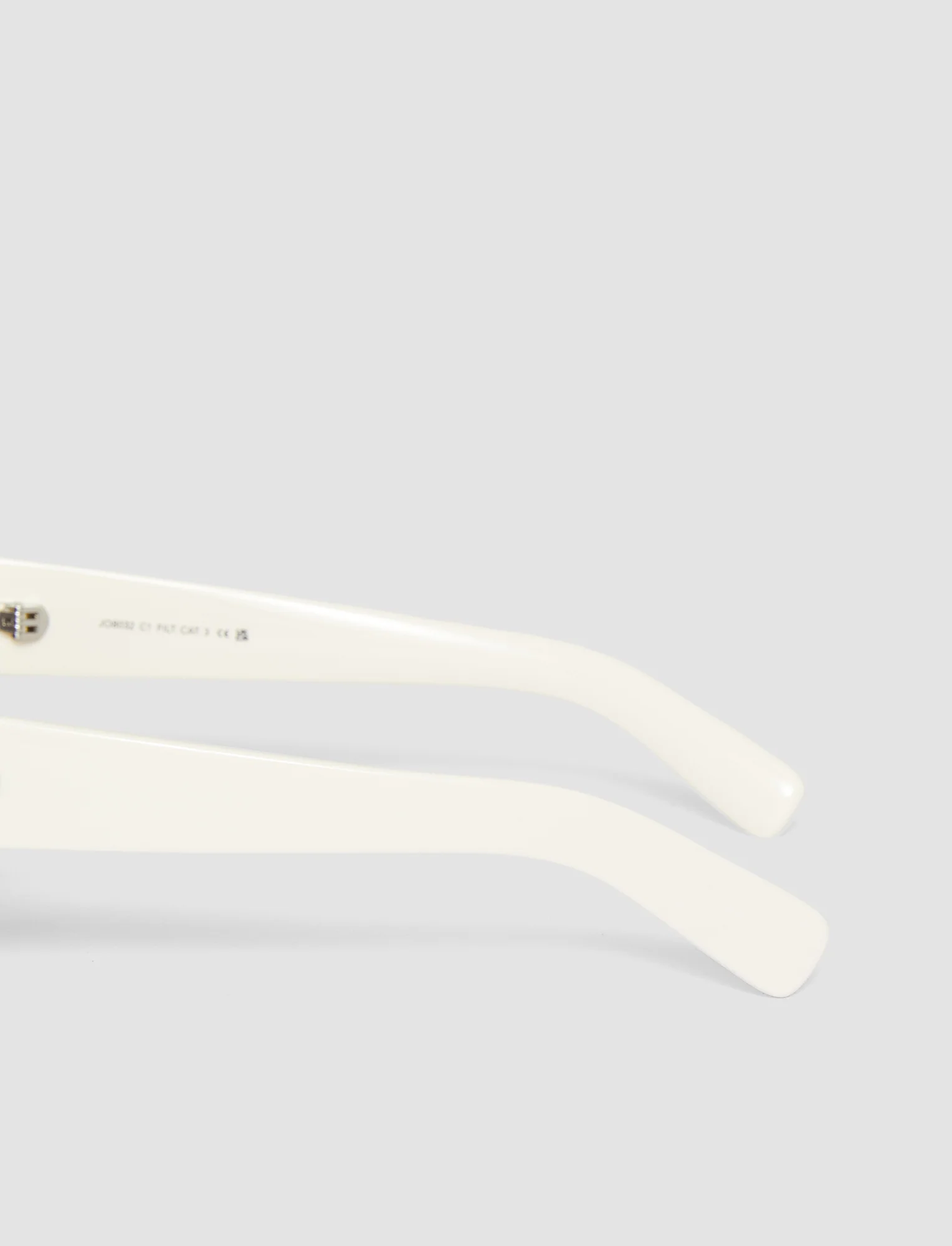 Round Sunglasses - Image 3