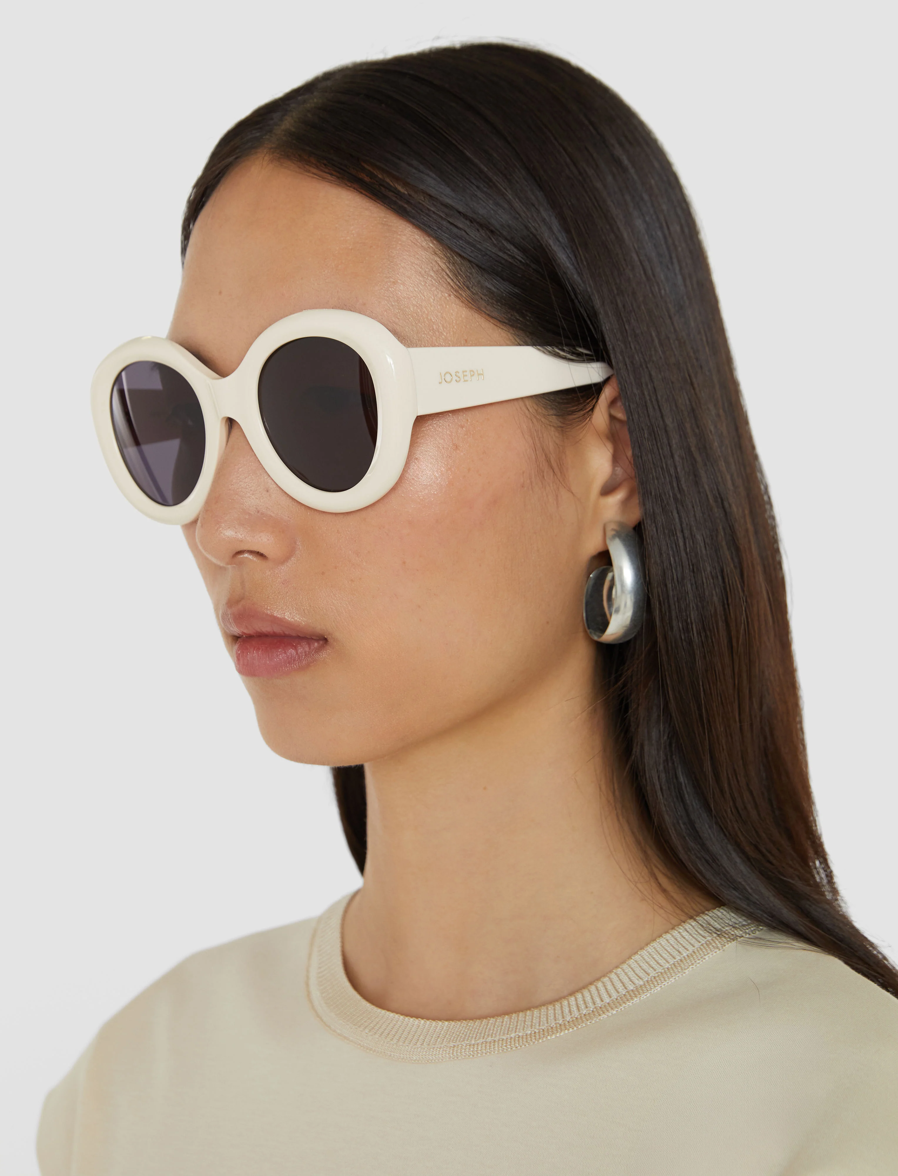 Round Sunglasses - Image 4